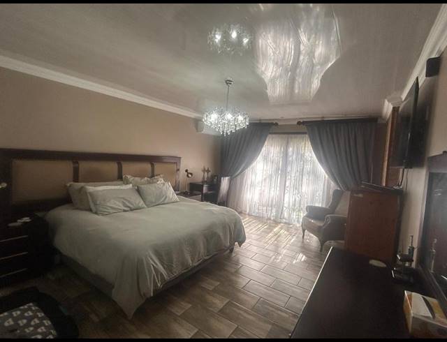 5 BEDROOM HOUSE FOR SALE IN MEYERVILLE